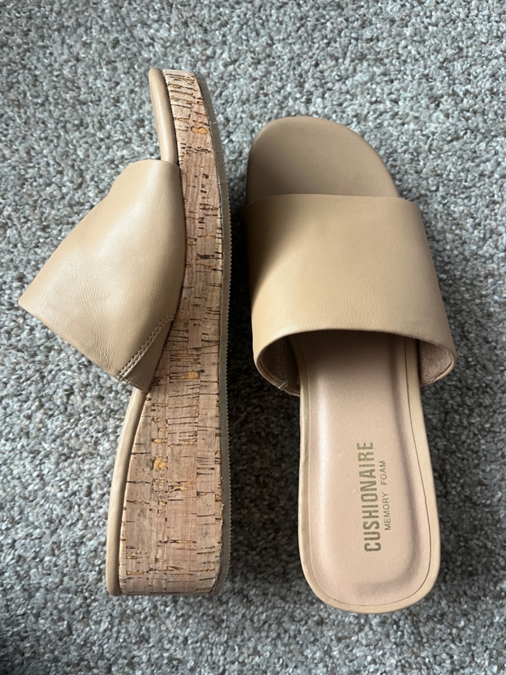 Cushionaire Slide platform wedge Sandals - Women's memory foam Slides size 9